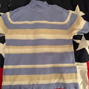 Women’s pullover short sleeved knit top